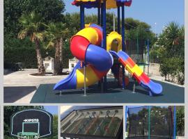 Summer Holidays Apartments，位于弗切瓦拉诺的酒店