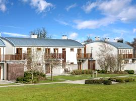 The Johnstown Estate Lodges，位于恩菲尔德的酒店