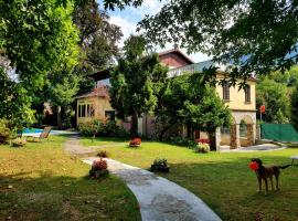 Villa Cesarina, Vallio Terme , Salo’，位于Vallio Terme博阿里奥泰尔梅附近的酒店