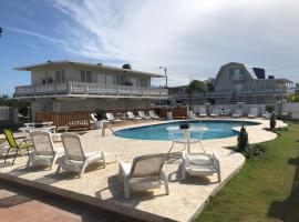 Full Moon Hotel & Restaurant，位于萨利纳斯的酒店