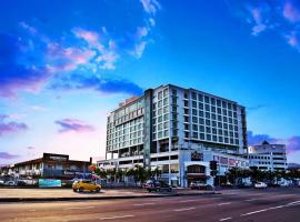 哥打京那巴鲁婆罗洲酒店&机场酒店，位于哥打京那巴鲁的酒店