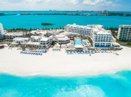 Wyndham Alltra Cancun All Inclusive Resort，位于坎昆的酒店