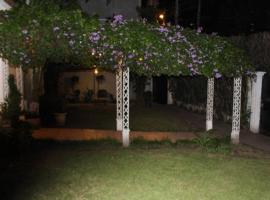 Hostal Aqui me Quedo，位于圣佩德罗苏拉的酒店