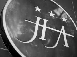 亚蓝酒店，位于安佐拉德莱米拉的酒店