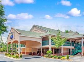 Days Inn and suites by Wyndham，位于桃树市的酒店