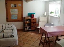Lyst kælder værelse i haslev，位于Haslev的酒店