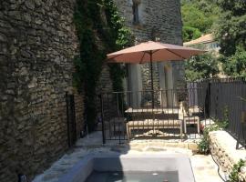 La Calade, maison de village，位于戈尔德的酒店