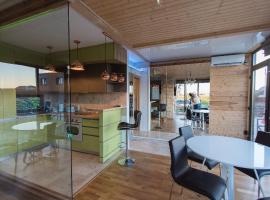 Kopel Haus - Studio - Self acces cod location，位于巴洛泰什蒂的酒店