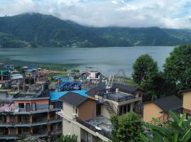 peace guesthouse cottage，位于博卡拉的旅馆