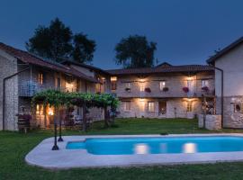 Cascina Facelli - Luxury Country House，位于Bossolasco的乡间豪华旅馆