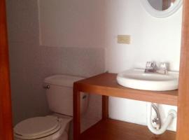 Hotel y Restaurante Linda Vista，位于Izabal的酒店