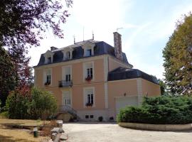 La Maison Ribotteau，位于LʼIsle-Jourdain的酒店