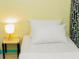 Nomads MNL Backpackers Homestay - near Airport