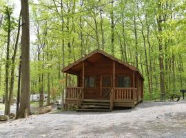 Sun Valley Campground Cottage 6，位于Maple Grove Park的露营地