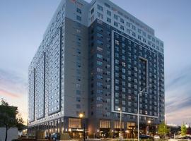 Hotel Interurban Seattle Airport SeaTac，位于塔奇拉南部购物中心附近的酒店