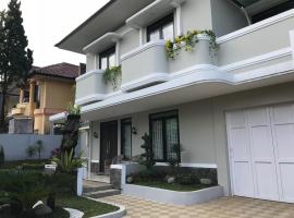 Kensington Villa，位于Bongkor的酒店