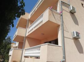 Apartment Plavia Biograd，位于比奥格勒·纳·莫鲁的酒店