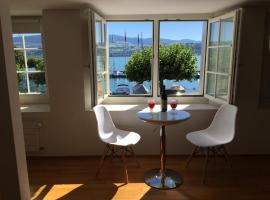Gemütliche Ferienwohnung Zürichsee, Seeblick, am Hafen Stäfa，位于施泰法的酒店