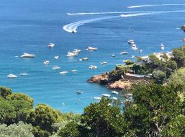 Villa Sa Riera Begur vue mer panoramique et plage à pieds，位于巴古尔的高尔夫酒店