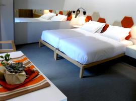 游客布兰科公寓酒店，位于圣地亚哥－德孔波斯特拉的酒店