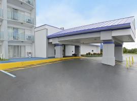 Howard Johnson by Wyndham Saint Joseph Benton Harbor，位于本顿港的酒店