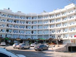 Hakan Apart Otel，位于基兹卡雷斯的海滩短租房