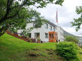 The Herring House，位于锡格吕菲厄泽Neðsta-lyfta Platter附近的酒店