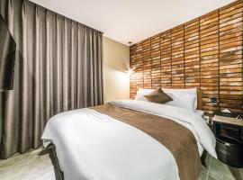 Doking Hotel，位于金浦的酒店