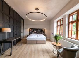 Hotel Clemar，位于兹诺伊莫的酒店