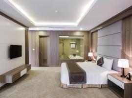 哈南蒙谭奢华酒店，位于Phủ Lý的酒店