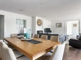 Luxury Capel Sound