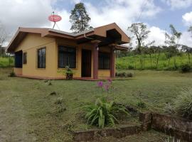 Casas de Campo Las Pavitas Cottages "Red Frog"，位于Palma的酒店