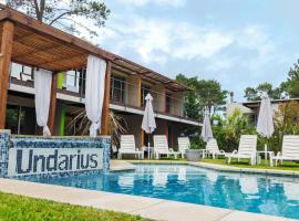 Undarius Hotel (exclusively gay men)