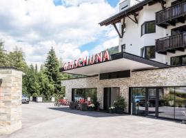 Heart Hotel Grischuna，位于圣安东阿尔贝格赞莫姆斯滑雪缆车附近的酒店