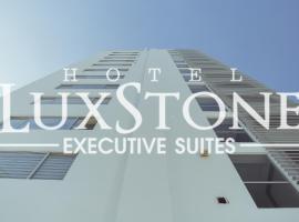 Luxstone Executive & Suites，位于拉巴斯的酒店