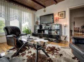 Mott Residence，位于图兹拉的酒店