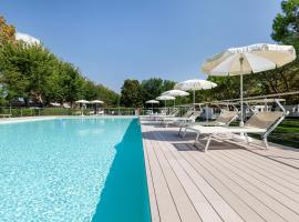 富西纳营地酒店，位于马尔孔滕塔的酒店