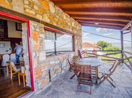 Stonehouse 2 Bedroom Chalet on Olympus Amazing View，位于Pétra的酒店