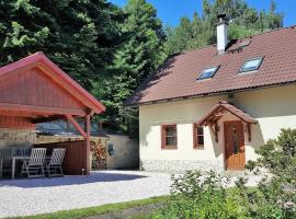 Elite Cottage in Turnov near Ski area，位于图尔诺夫的酒店