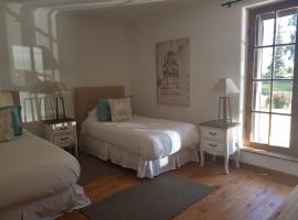 Comalle Party Hotel，位于Comalle的酒店