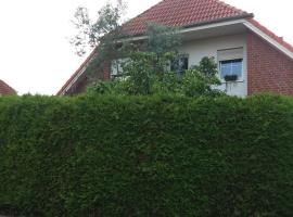 Ruhiges Zimmer direkt an den Leineauen，位于黑明根的酒店
