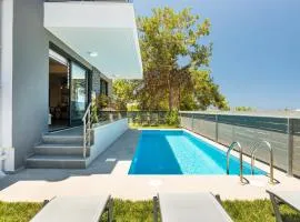 Nisos Villa, Pool & Heated SpaWhirlpool, Walking to Beach, By ThinkVilla