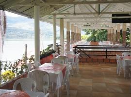 HOTEL VILLA ALEJANDRA，位于Viviendas Hidroprado的酒店
