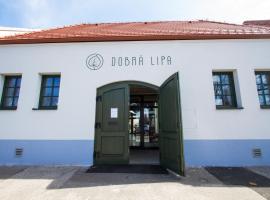 Ubytovanie DOBRÁ LIPA，位于布拉迪斯拉发Golf and Country Club Bernolakovo附近的酒店