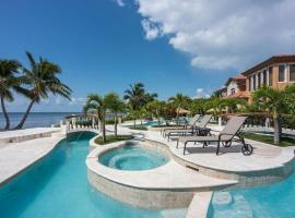 Belizean Cove Estates Luxury Beachfront Villa，位于圣佩德罗的度假短租房