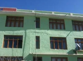 Anshah Guest House