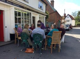 Hoxne Post Office, Shop, Deli, Tea Rooms and B&B，位于Hoxne的酒店