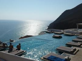 Golden Beach Resort Anafi，位于阿纳菲的海滩短租房