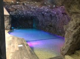 National Park Hotel & Spa，位于Cotronei的酒店