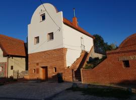 Apartmán ANNA s vinným sklepem Pouzdřany，位于Pouzdřany的酒店